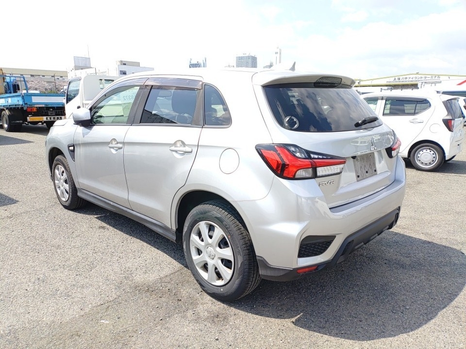 MITSUBISHI RVR