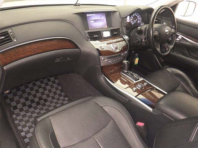 NISSAN FUGA