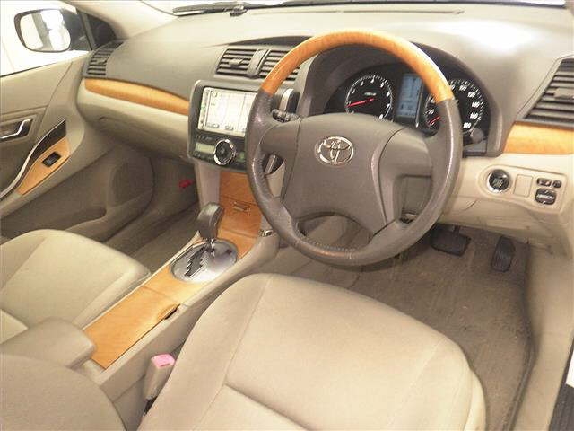 TOYOTA PREMIO