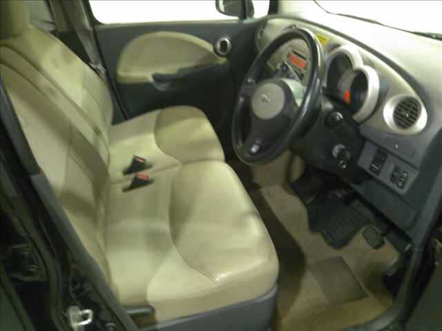 DAIHATSU MOVE LATTE