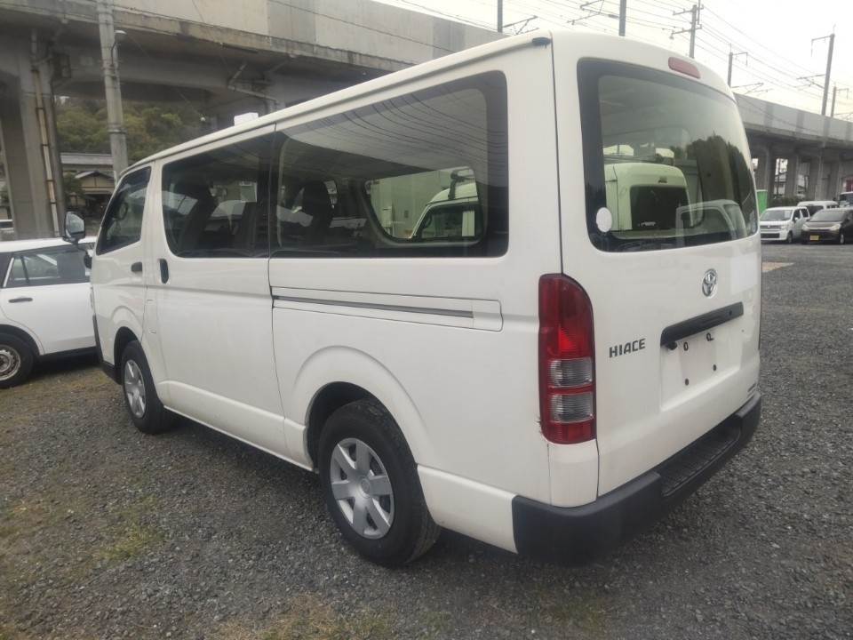 TOYOTA REGIUS ACE