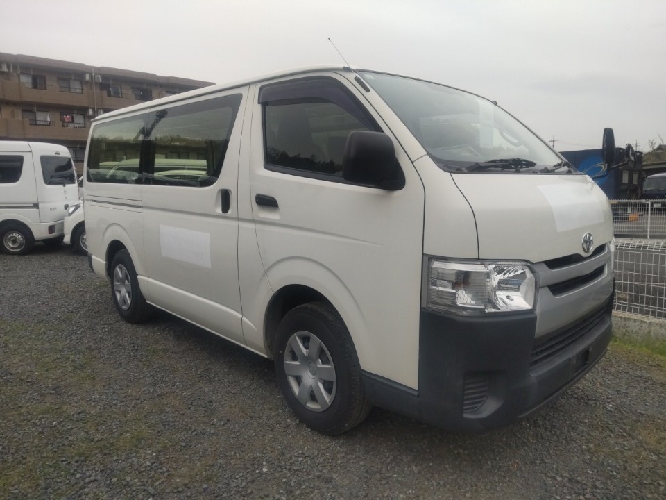 TOYOTA REGIUS ACE