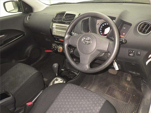 TOYOTA IST