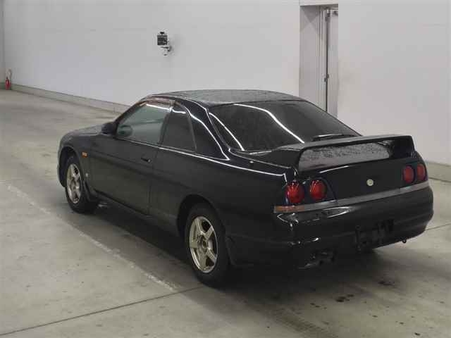 NISSAN SKYLINE