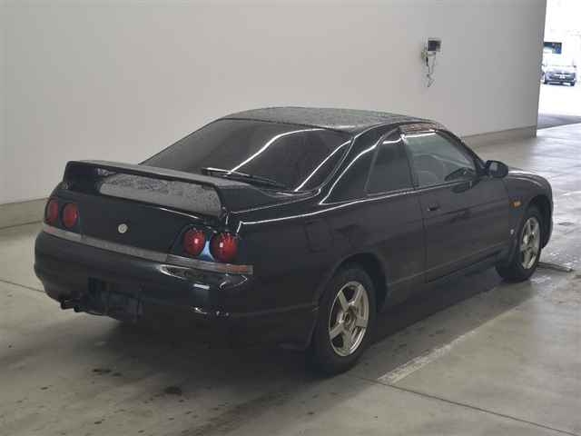 NISSAN SKYLINE