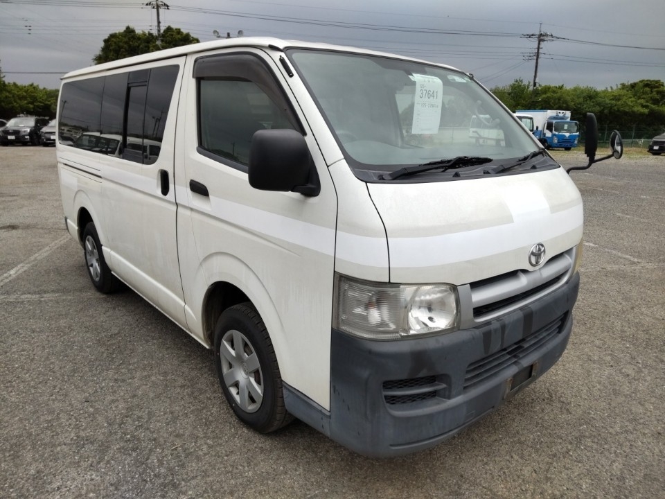 TOYOTA REGIUS ACE