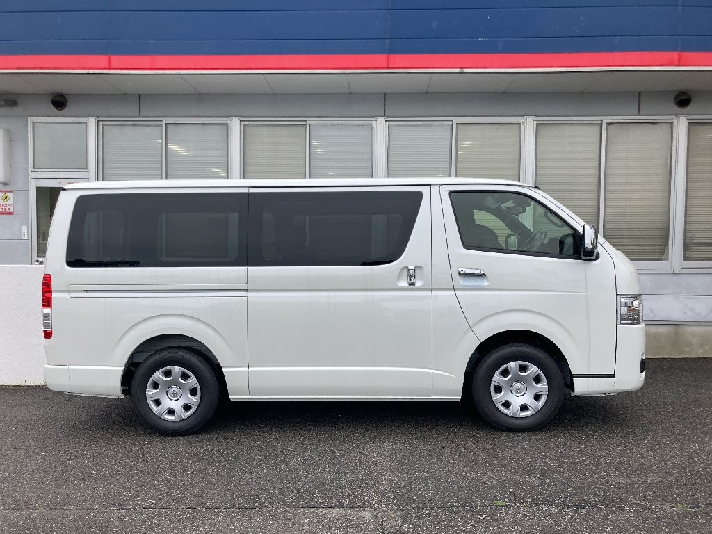 TOYOTA REGIUS ACE