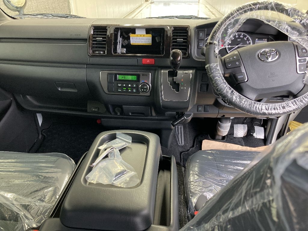 TOYOTA REGIUS ACE