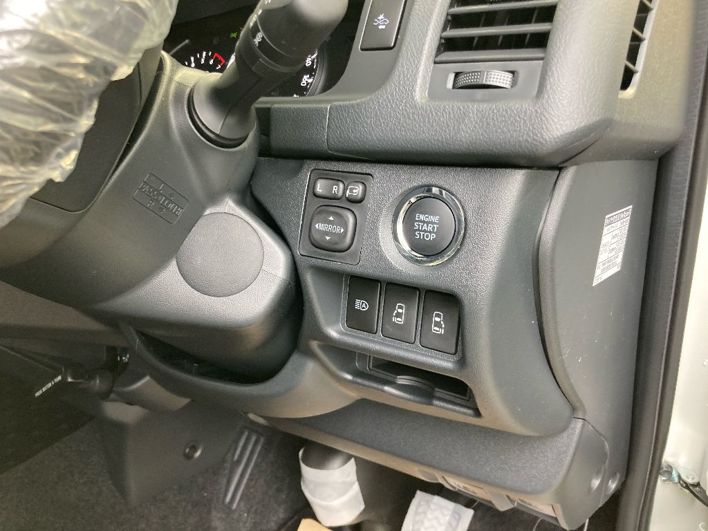 TOYOTA REGIUS ACE
