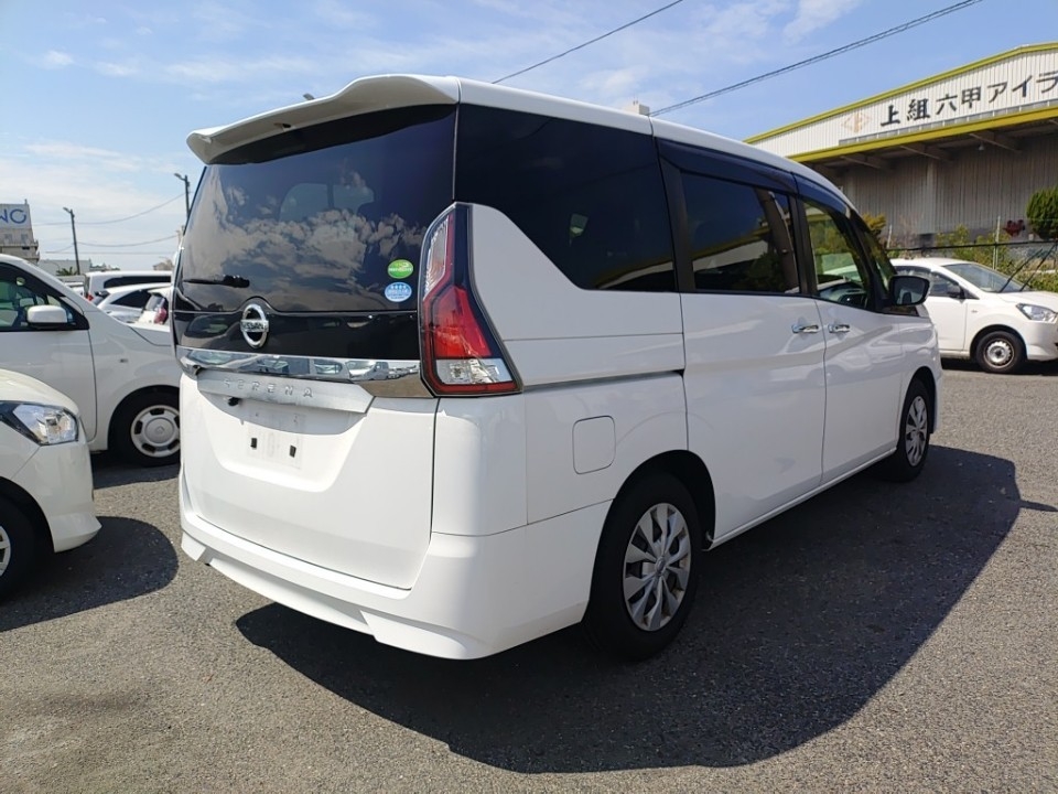 NISSAN SERENA