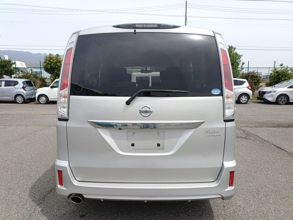 NISSAN SERENA
