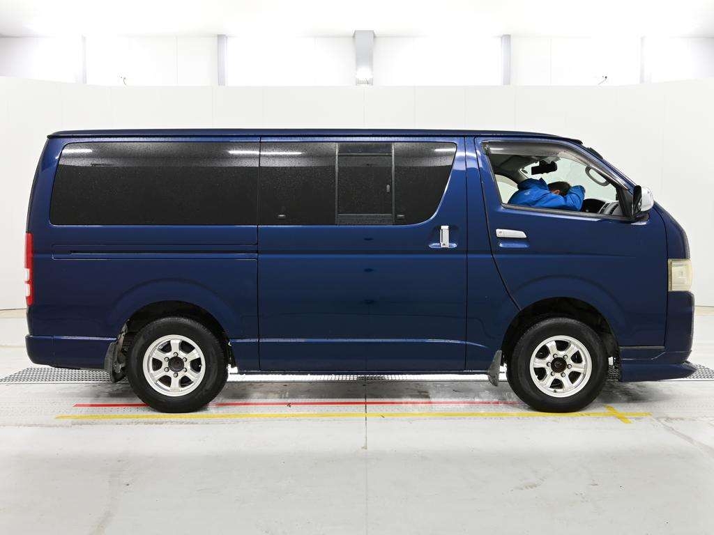 TOYOTA REGIUS ACE