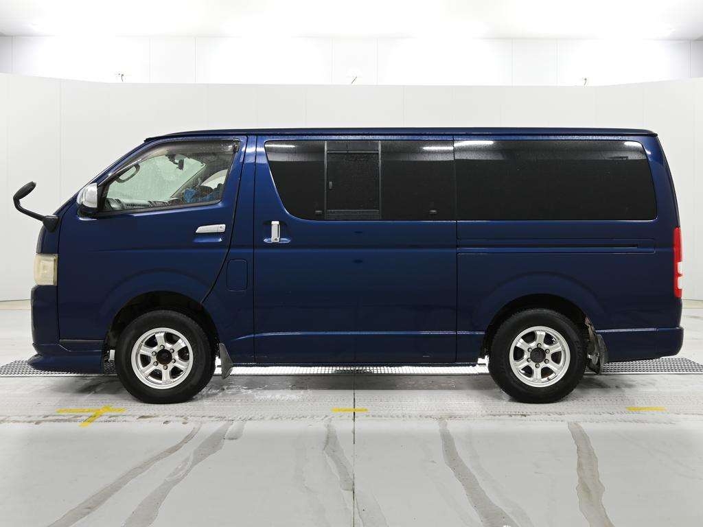 TOYOTA REGIUS ACE