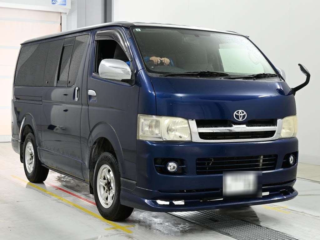 TOYOTA REGIUS ACE