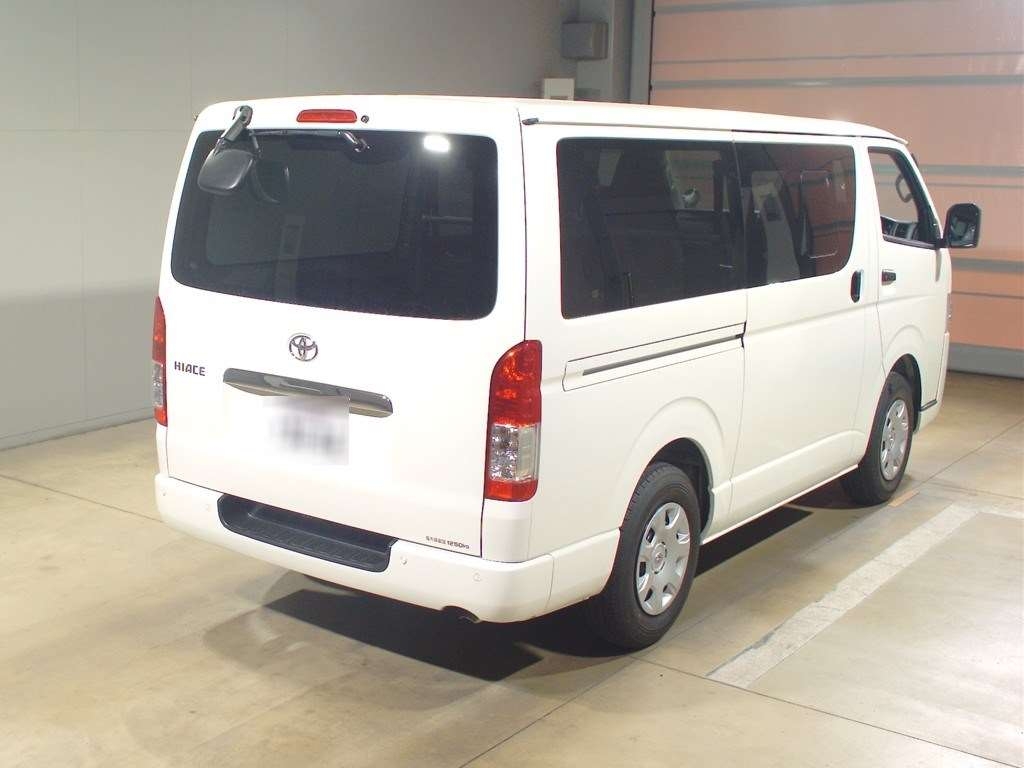 TOYOTA REGIUS ACE