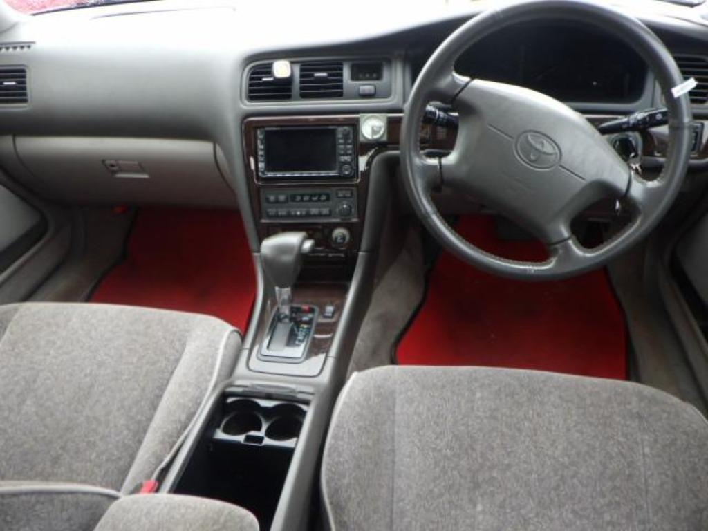 TOYOTA CRESTA