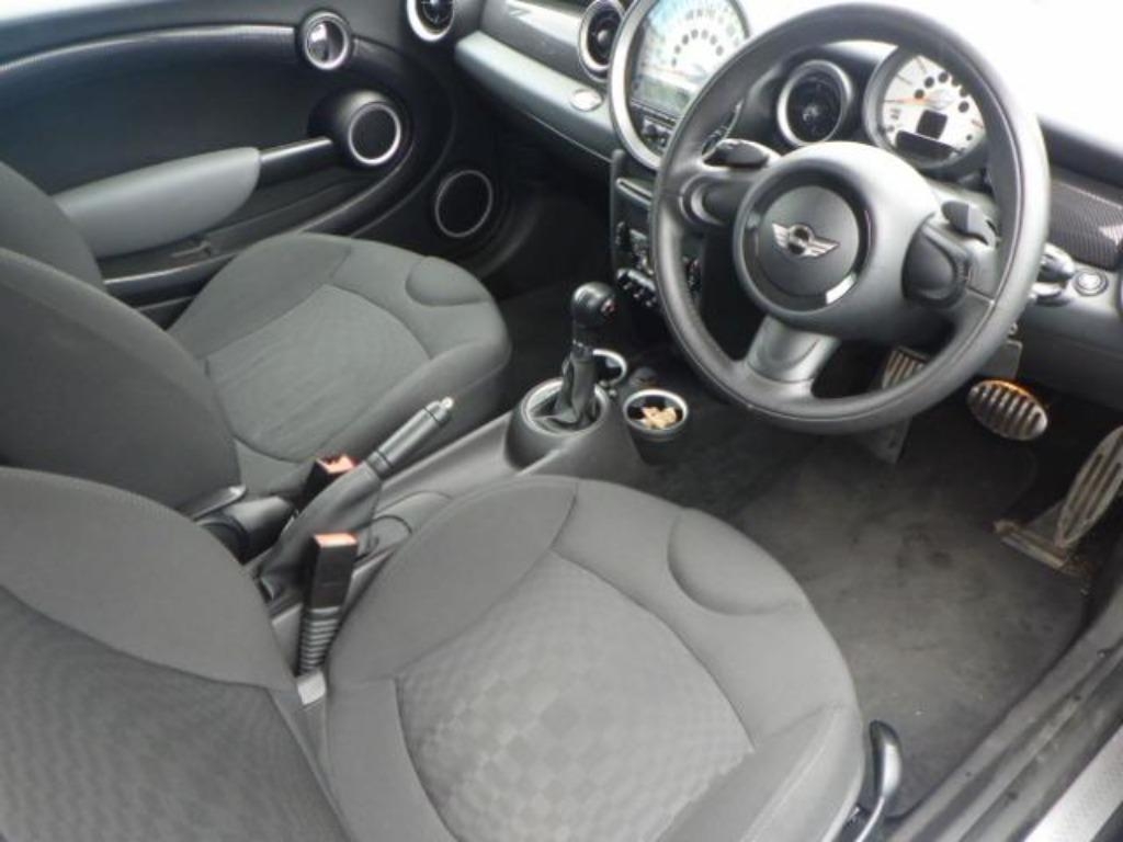 MINI HATCH