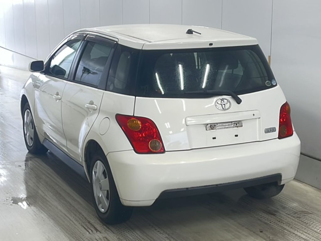 TOYOTA IST