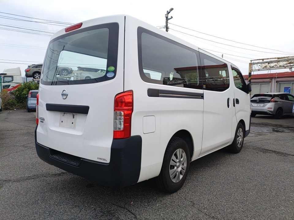 NISSAN NV350 CARAVAN