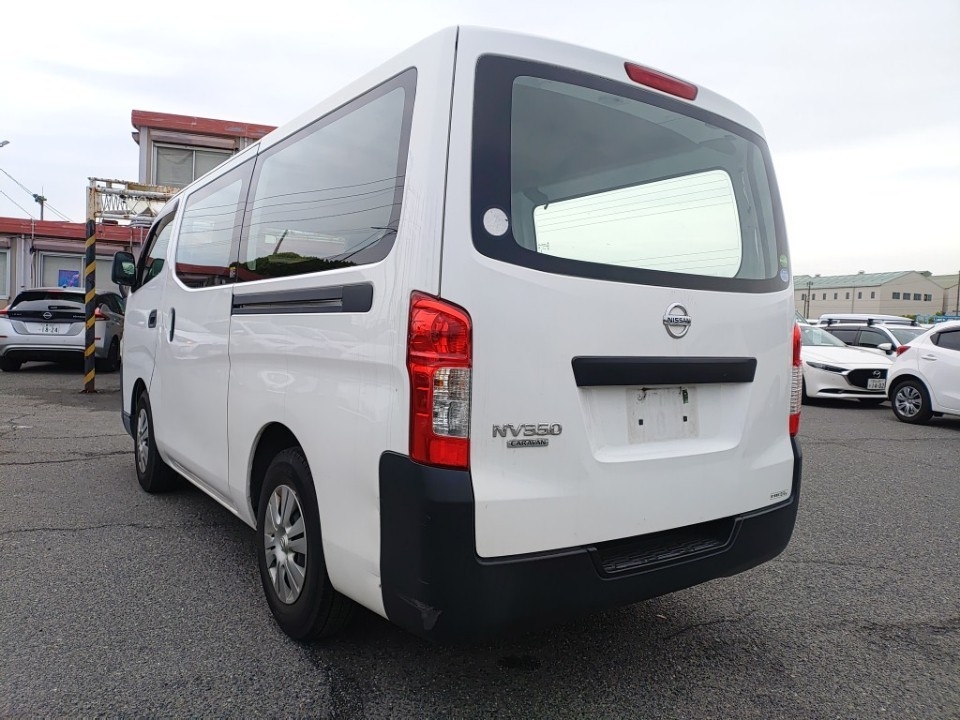NISSAN NV350 CARAVAN