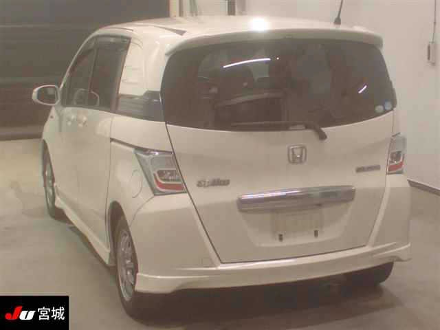 HONDA FREED SPIKE