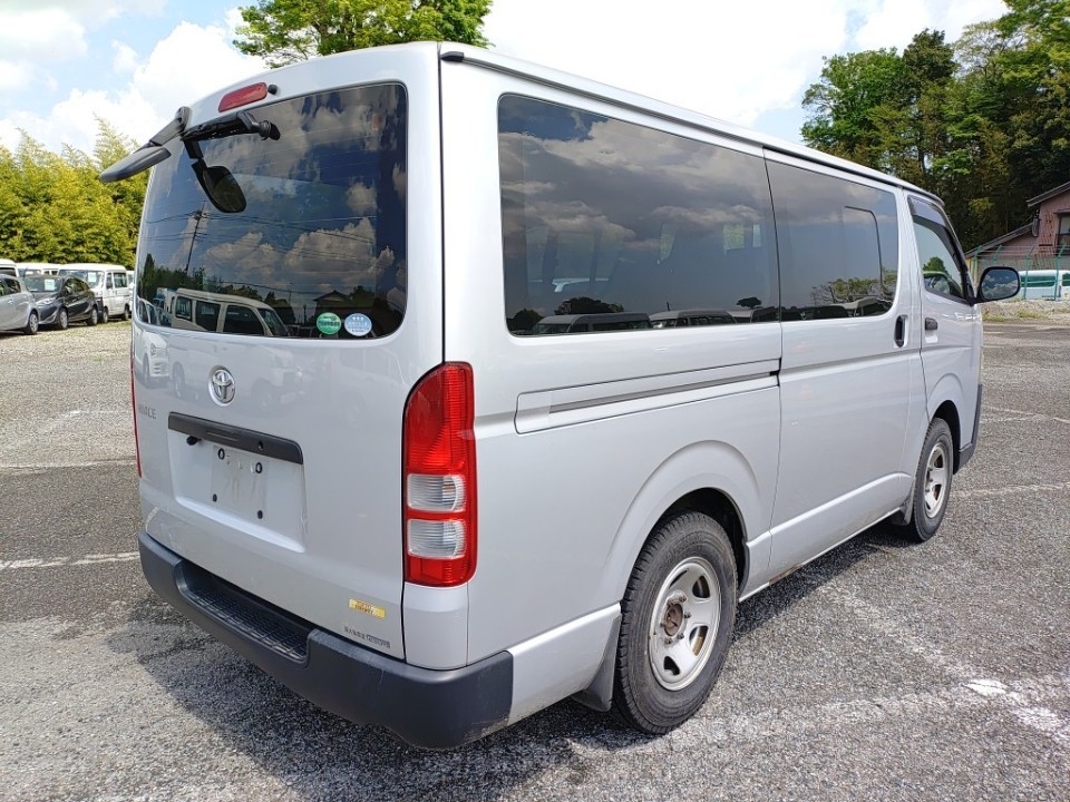 TOYOTA REGIUS ACE