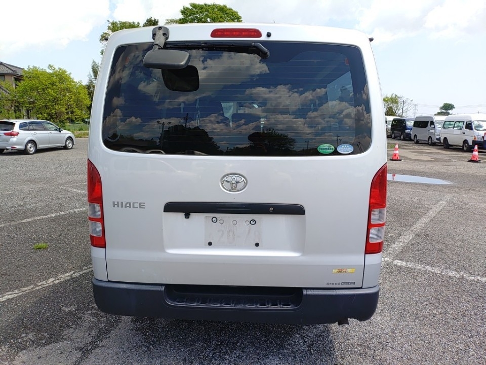 TOYOTA REGIUS ACE