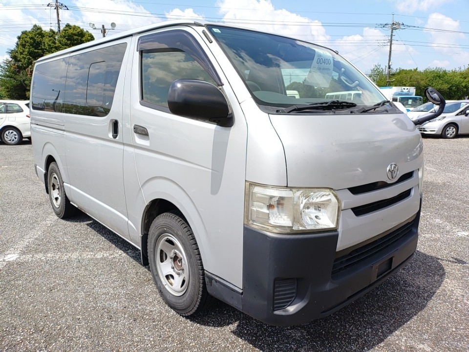 TOYOTA REGIUS ACE
