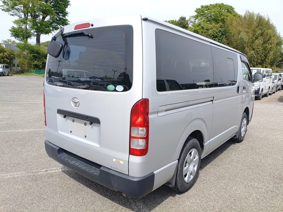 TOYOTA REGIUS ACE