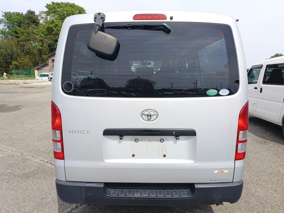 TOYOTA REGIUS ACE