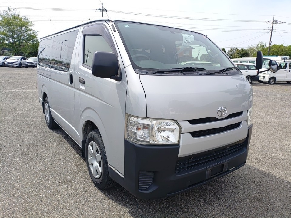 TOYOTA REGIUS ACE