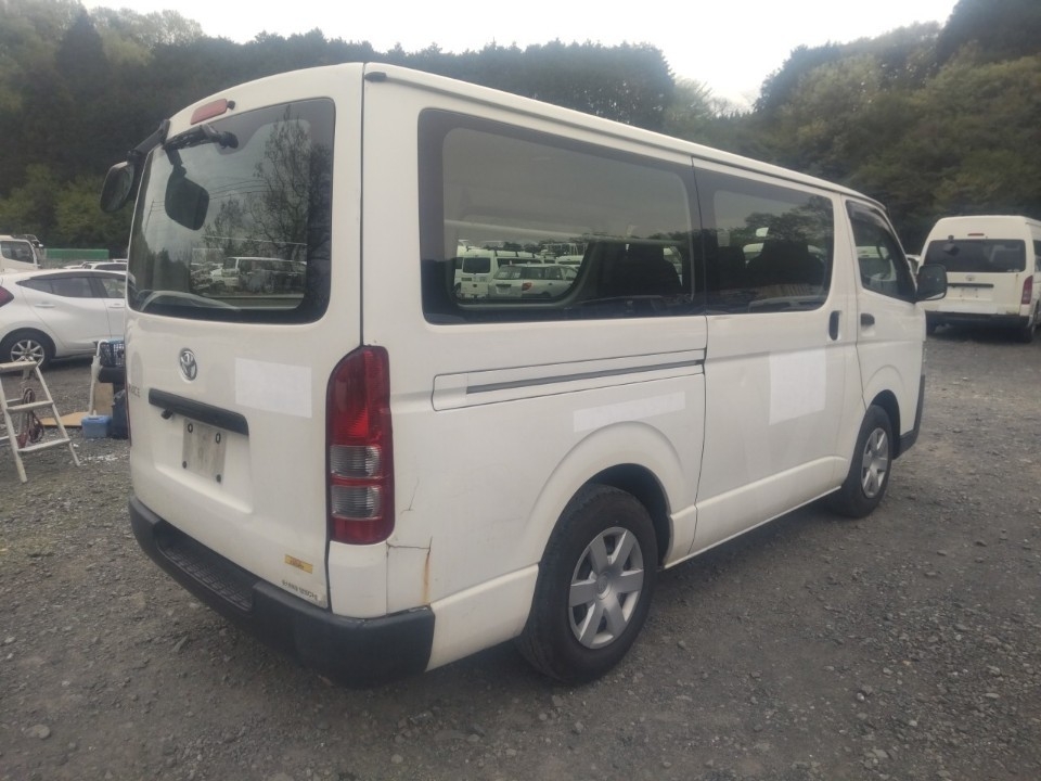 TOYOTA REGIUS ACE