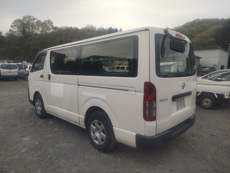 TOYOTA REGIUS ACE