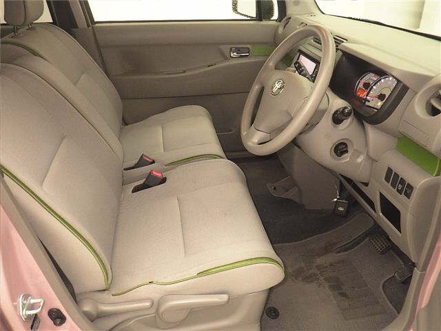 TOYOTA PIXIS SPACE