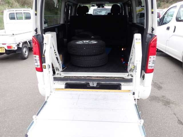 TOYOTA REGIUS ACE