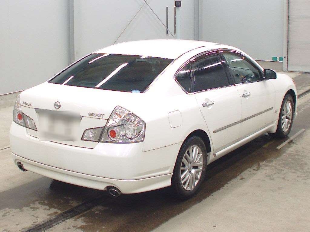 NISSAN FUGA