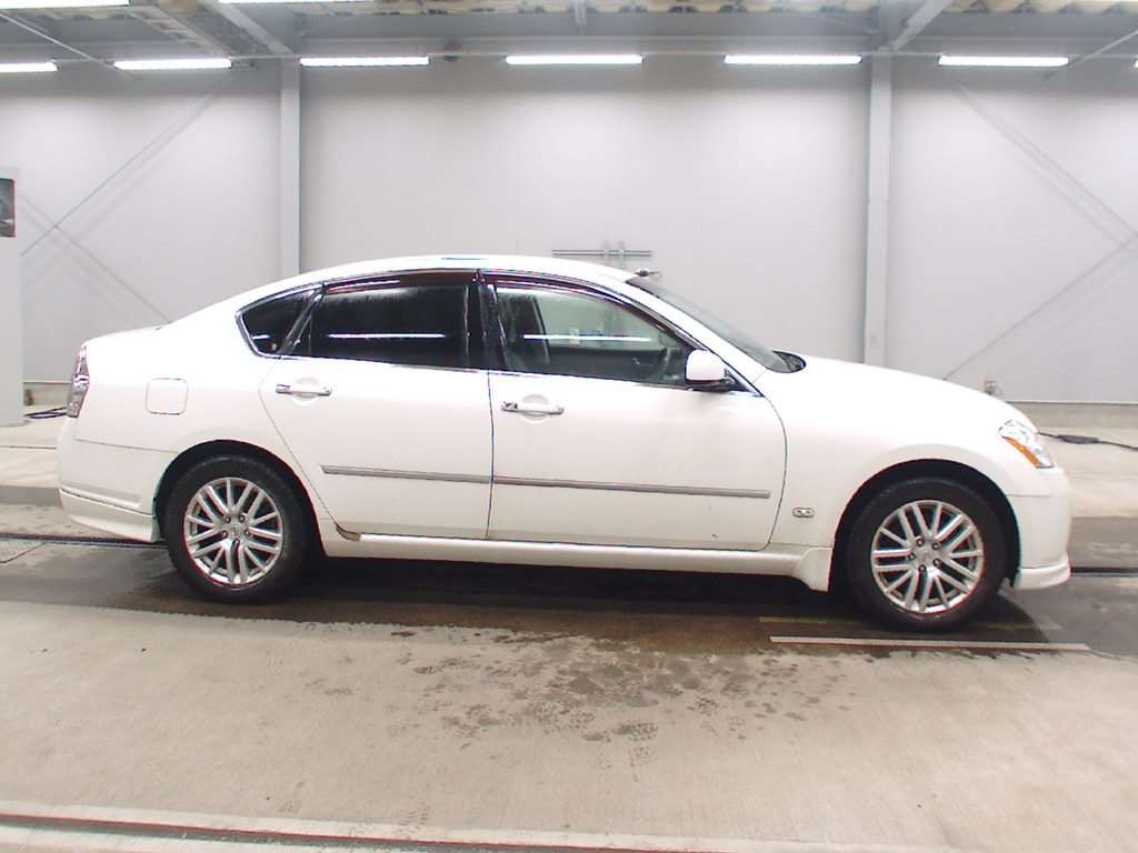 NISSAN FUGA