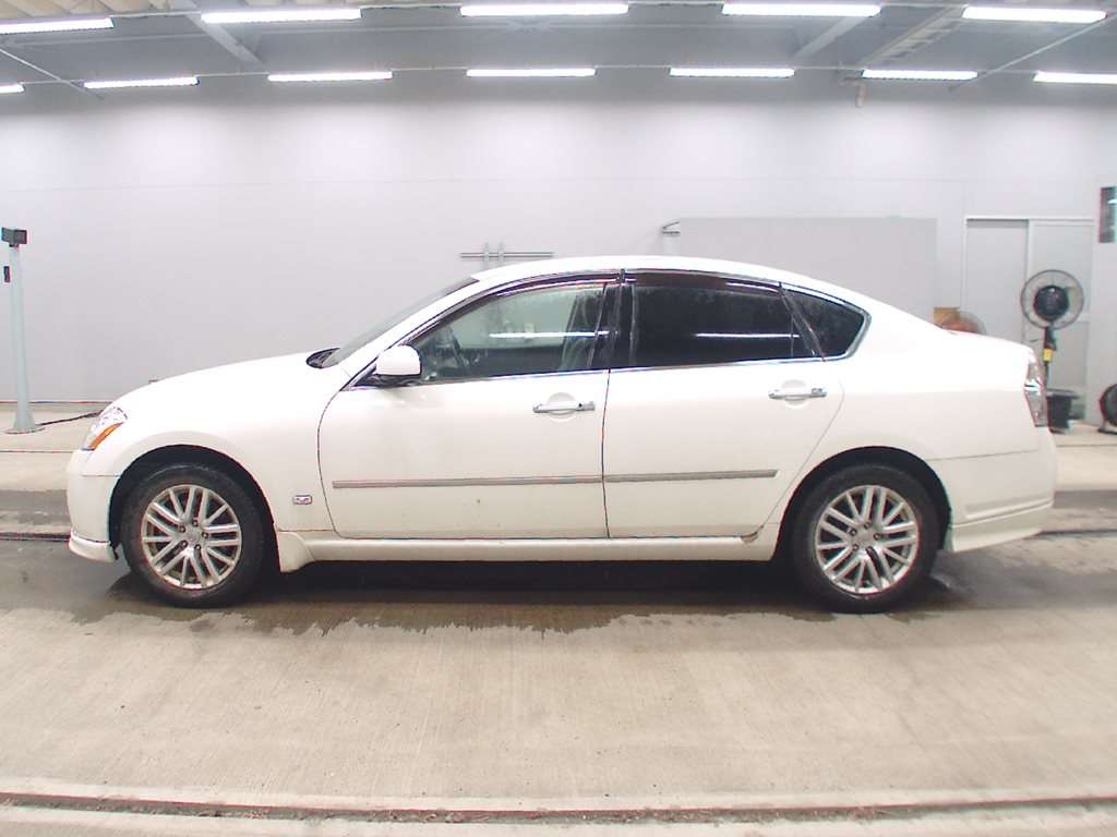 NISSAN FUGA
