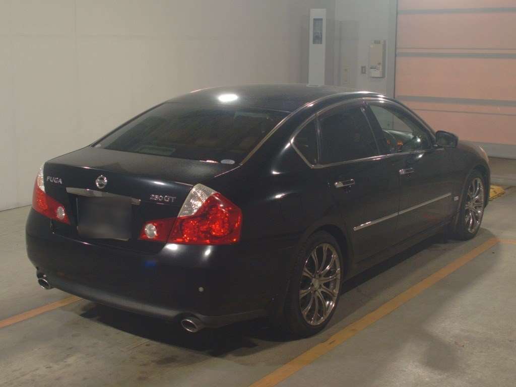 NISSAN FUGA