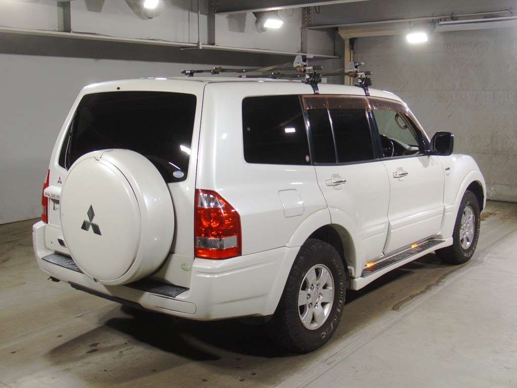 MITSUBISHI PAJERO