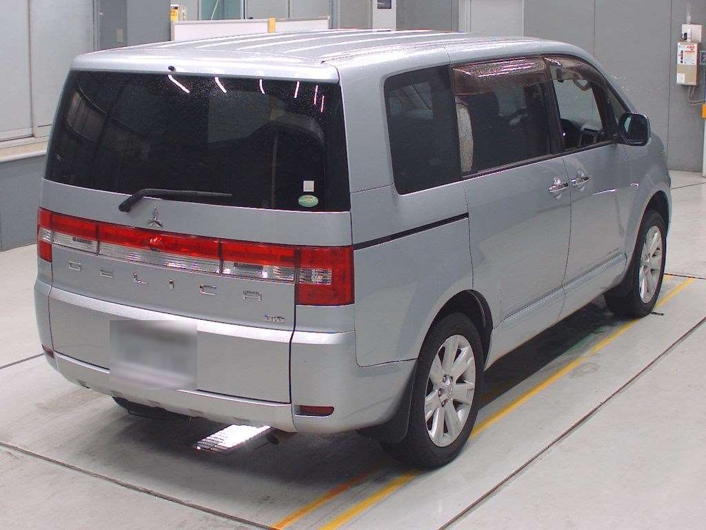 MITSUBISHI DELICA D:5