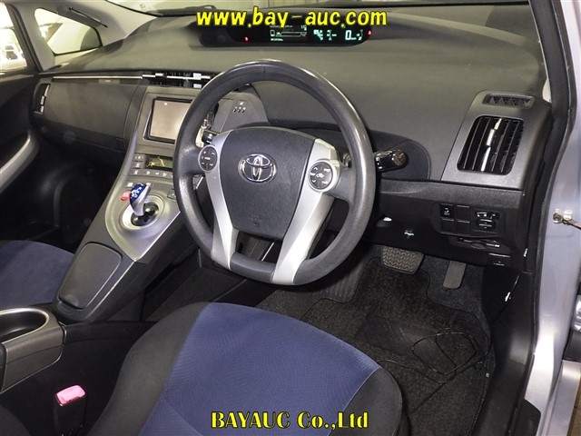 TOYOTA PRIUS