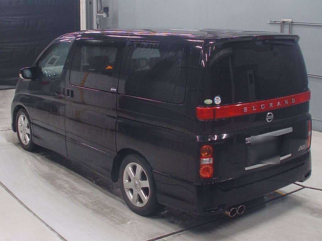NISSAN ELGRAND