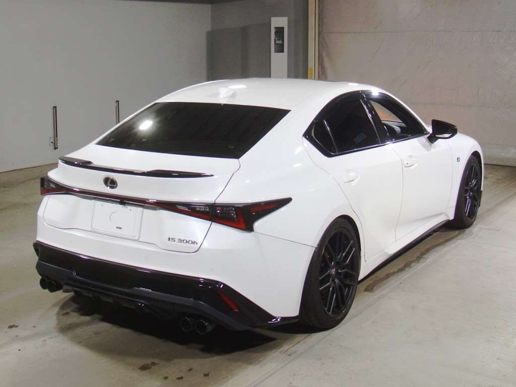 LEXUS IS300H