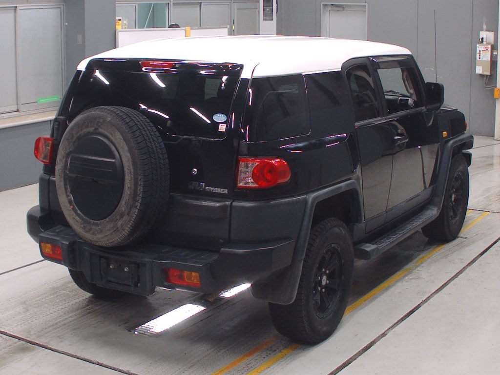 TOYOTA FJ CRUISER