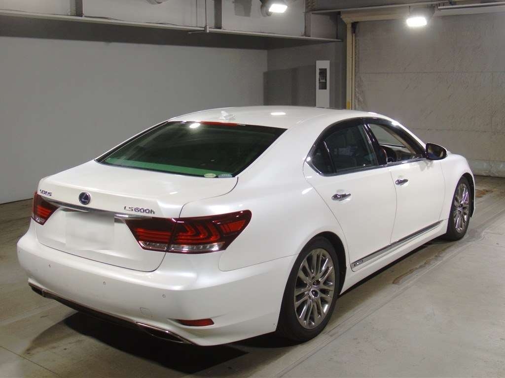 LEXUS LS600H