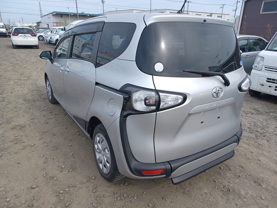 TOYOTA SIENTA