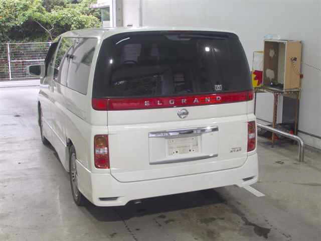 NISSAN ELGRAND