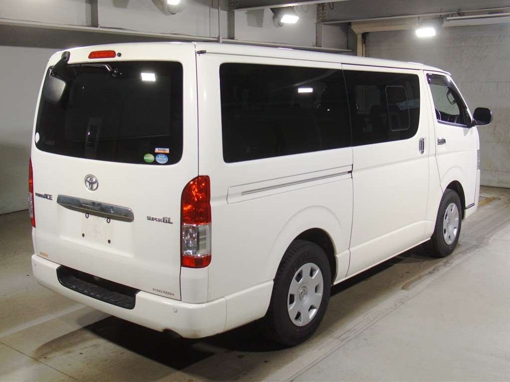 TOYOTA REGIUS ACE