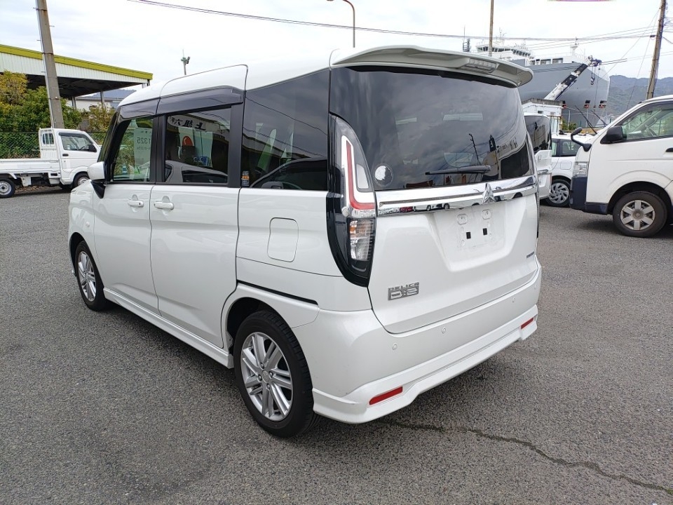 MITSUBISHI DELICA D:2